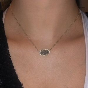 Kendra Scott necklace
